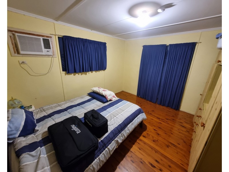 38 Wey St, Blackwater QLD 4717