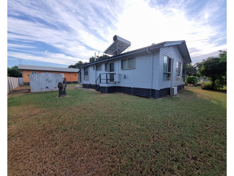 38 Wey St, Blackwater QLD 4717