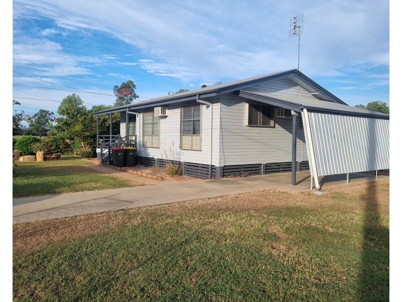 38 Wey St, Blackwater QLD 4717