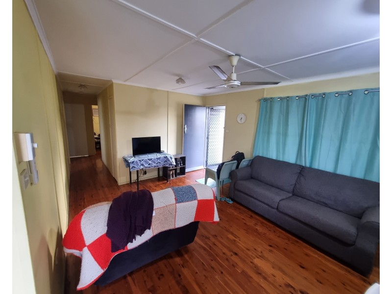 38 Wey St, Blackwater QLD 4717