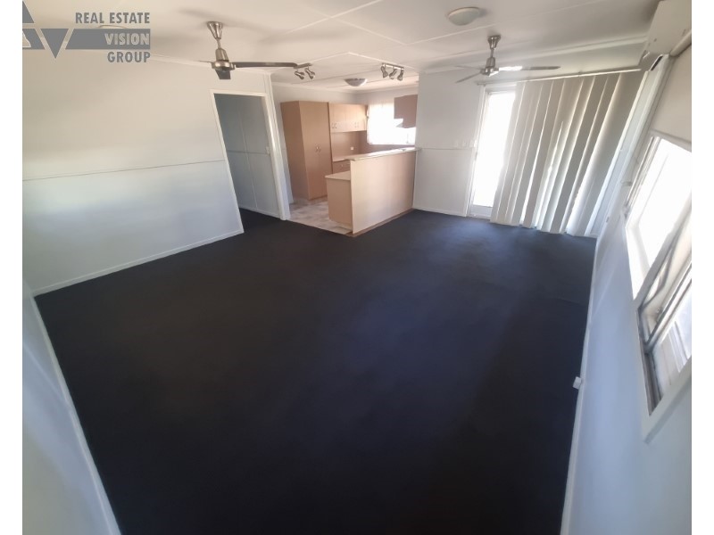 12 Arnold St, Blackwater QLD 4717
