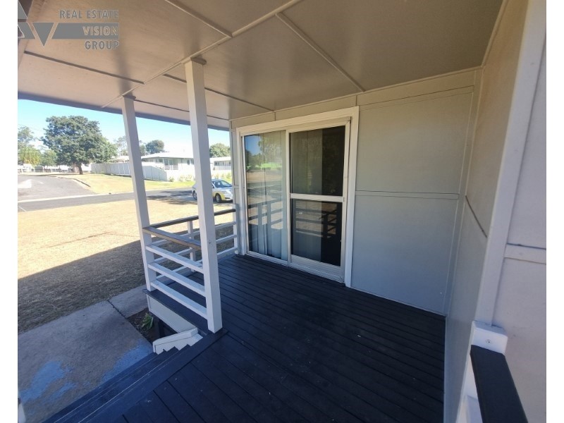 12 Arnold St, Blackwater QLD 4717