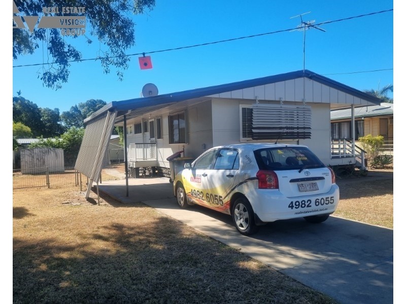 12 Arnold St, Blackwater QLD 4717