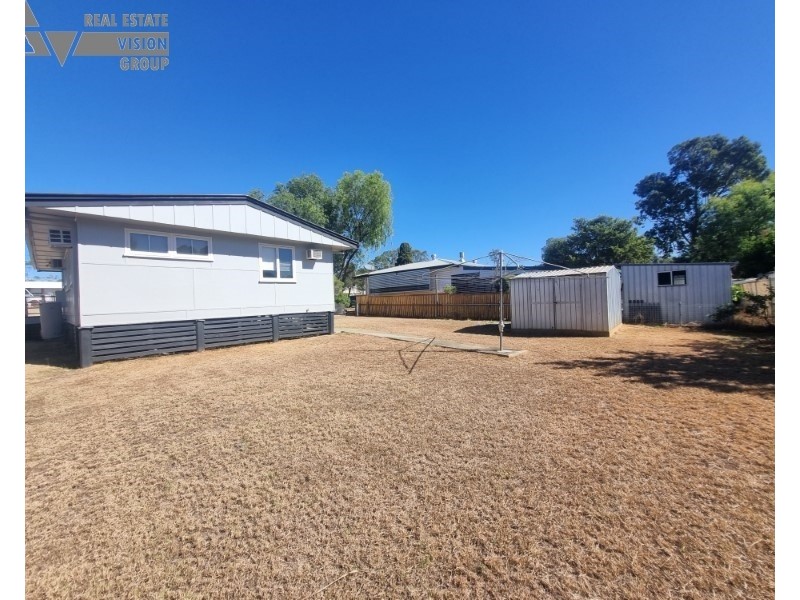 12 Arnold St, Blackwater QLD 4717
