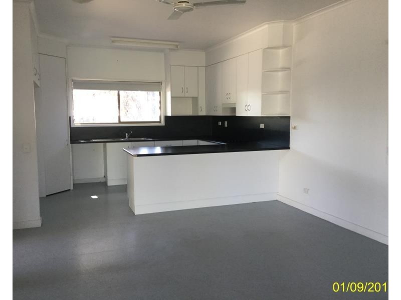 17 Walsh Ave, Blackwater QLD 4717