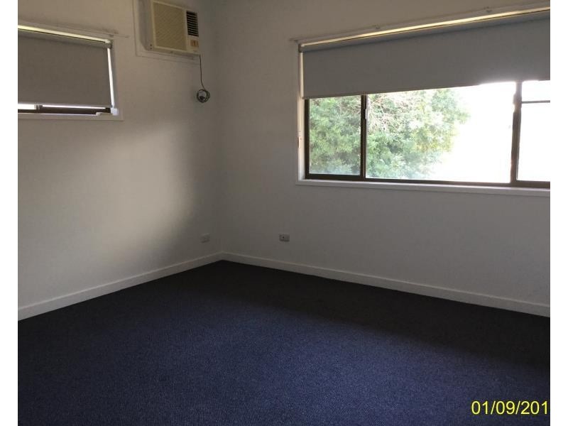 17 Walsh Ave, Blackwater QLD 4717