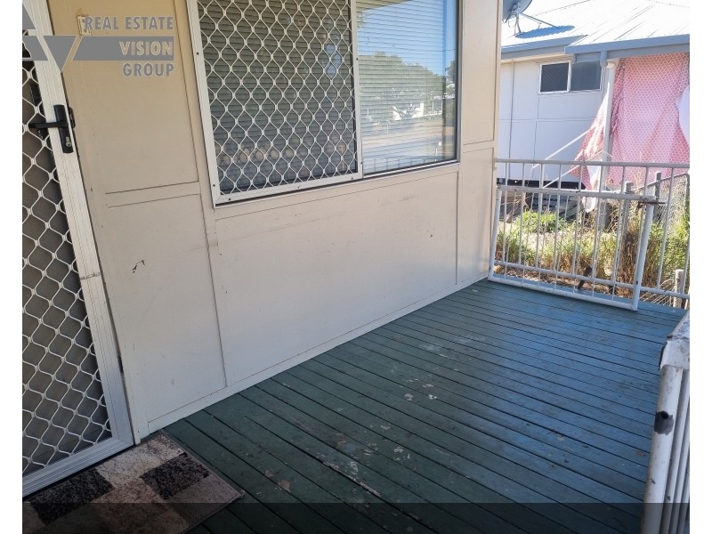 12 Oliffe St, Blackwater QLD 4717