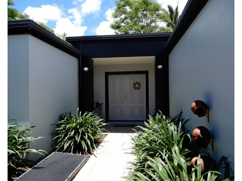 47 Country Road, Cannonvale QLD 4802