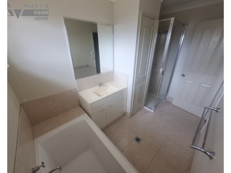 33 Bremner St, Blackwater QLD 4717