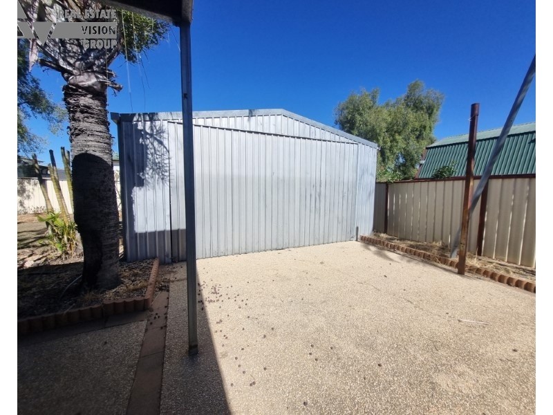 9 Gum St, Blackwater QLD 4717