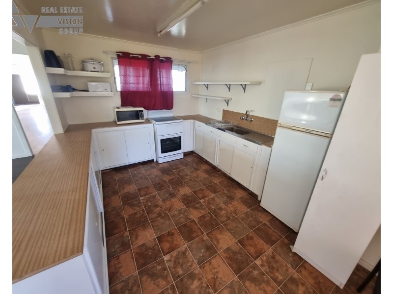 18 Wey St, Blackwater QLD 4717