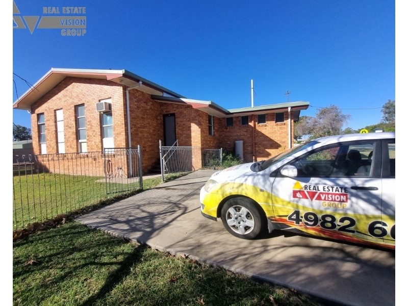 18 Wey St, Blackwater QLD 4717