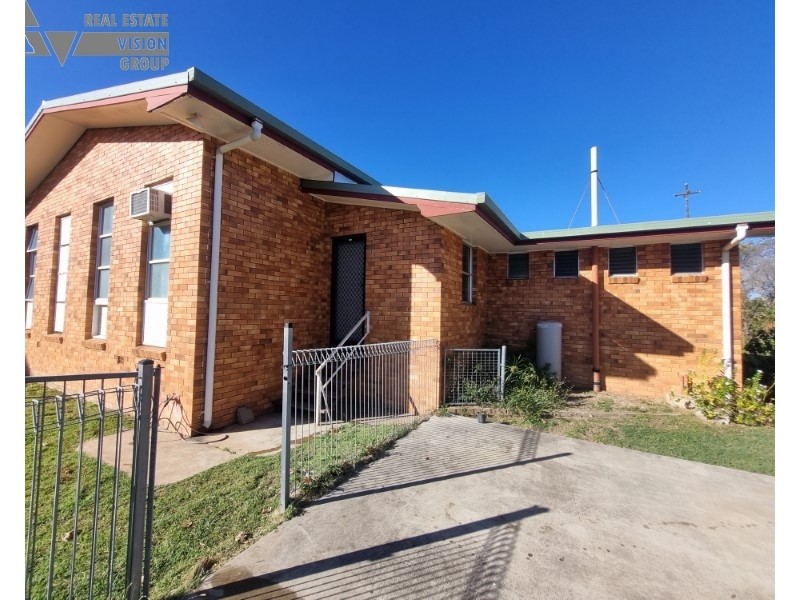 18 Wey St, Blackwater QLD 4717
