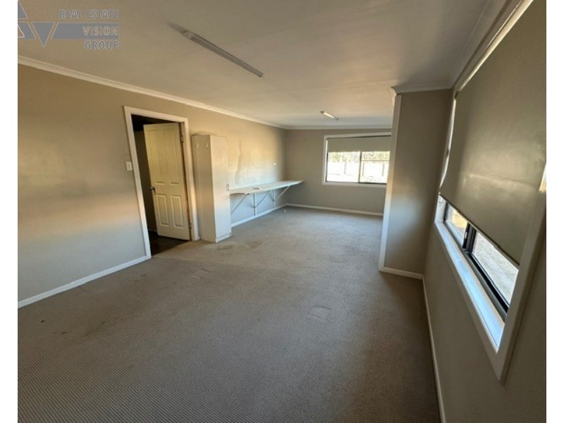 21 Willows Road, Willows QLD 4702