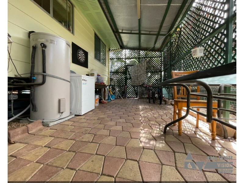 71 Arthur St, Blackwater QLD 4717