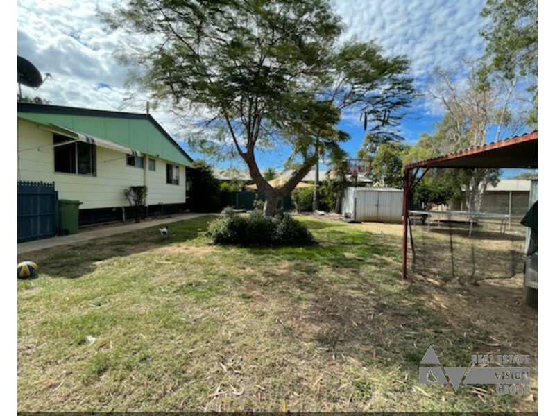 71 Arthur St, Blackwater QLD 4717