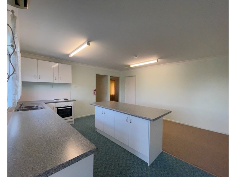 Unit 1/22 Wey Street, Blackwater QLD 4717