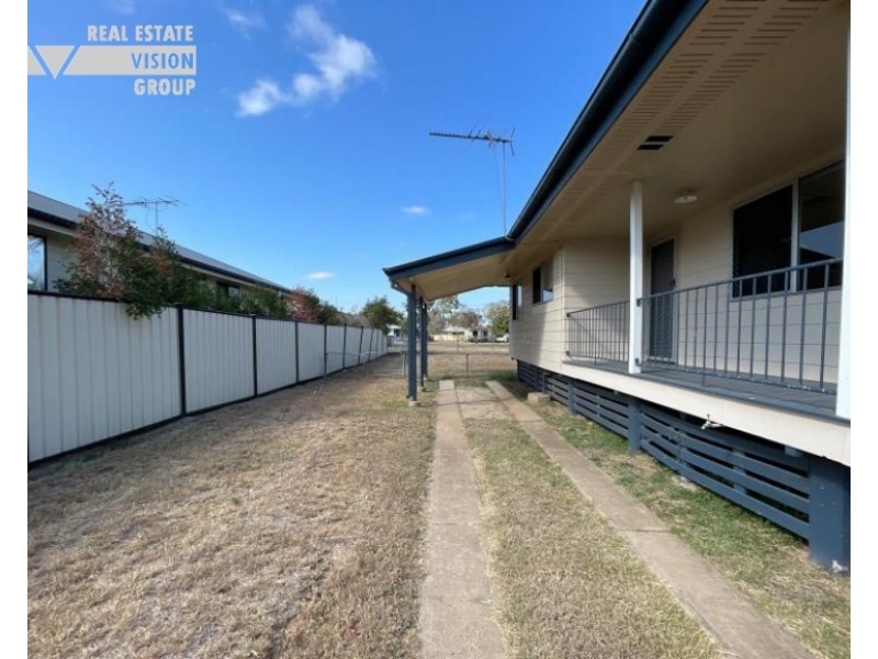 7 Boonery St, Blackwater QLD 4717