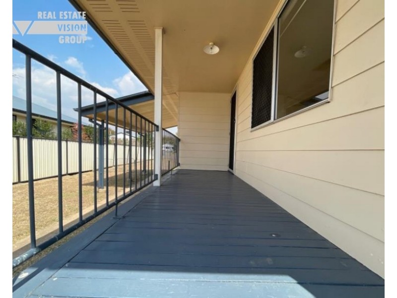 7 Boonery St, Blackwater QLD 4717