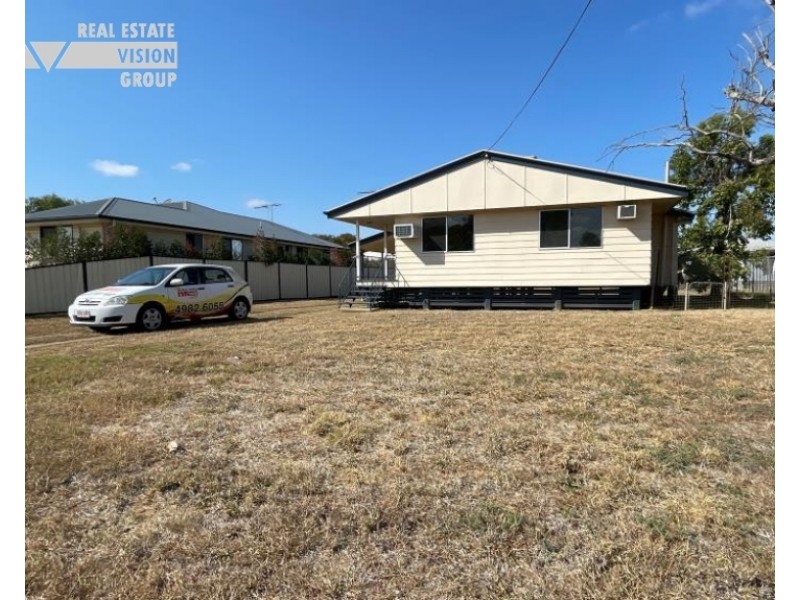 7 Boonery St, Blackwater QLD 4717