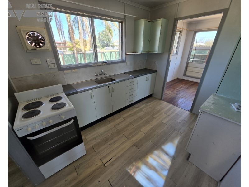 27 Littlefield Street, Blackwater QLD 4717