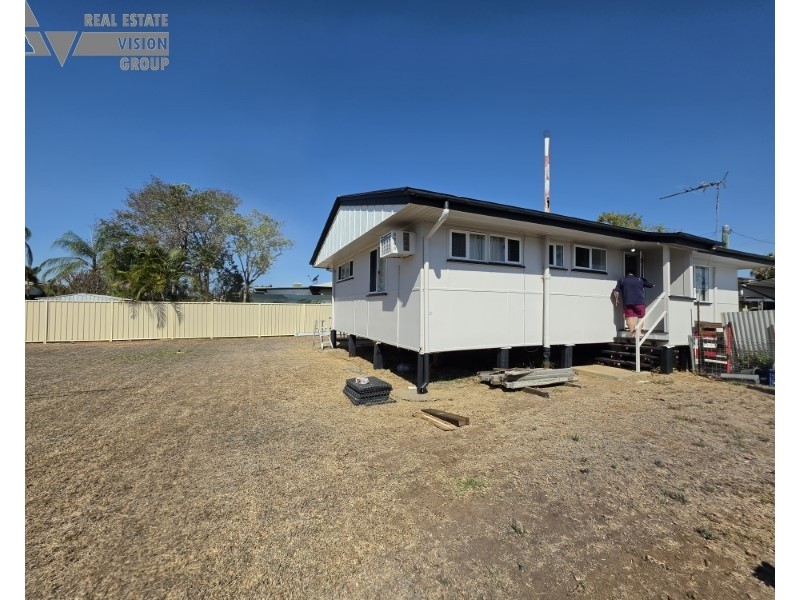 27 Fay Street, Blackwater QLD 4717