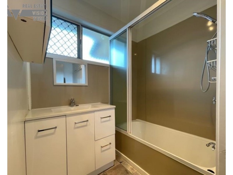 42 Bottletree Avenue, Blackwater QLD 4717