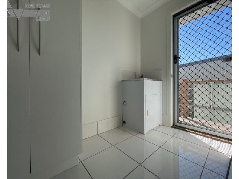 2/16 Pandanus Street, Blackwater QLD 4717