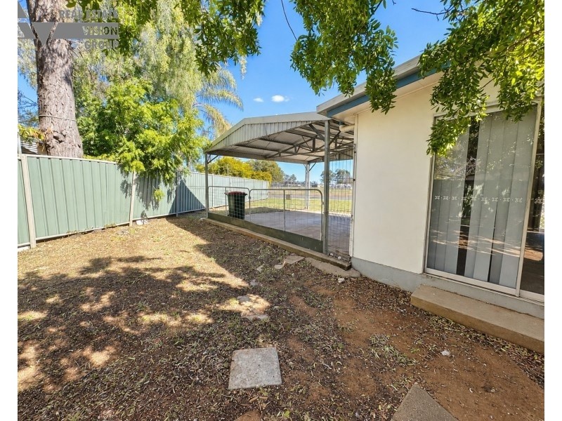 2 Yeates Avenue, Blackwater QLD 4717