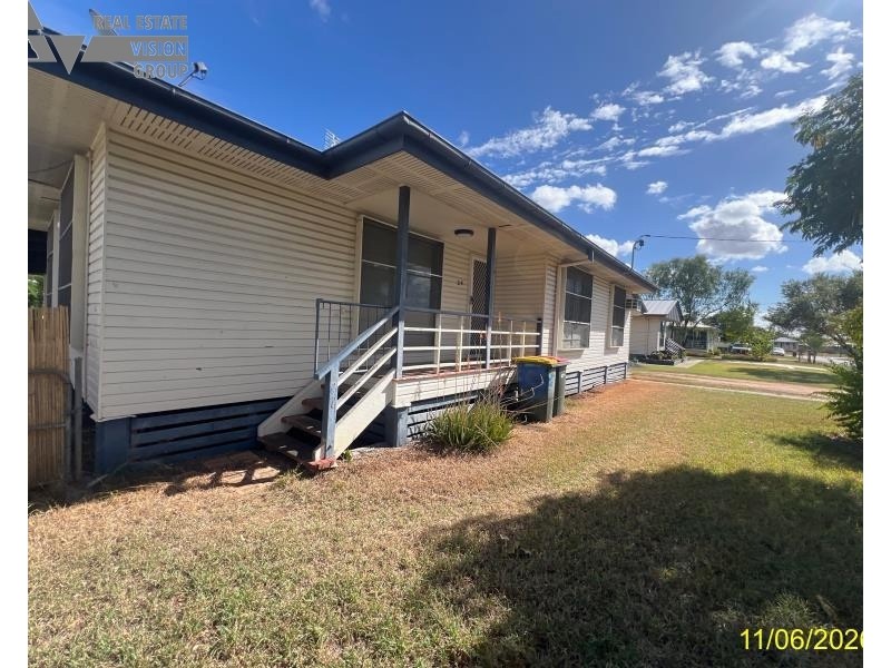 24 Long Street, Blackwater QLD 4717