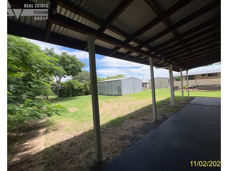 24 Long Street, Blackwater QLD 4717