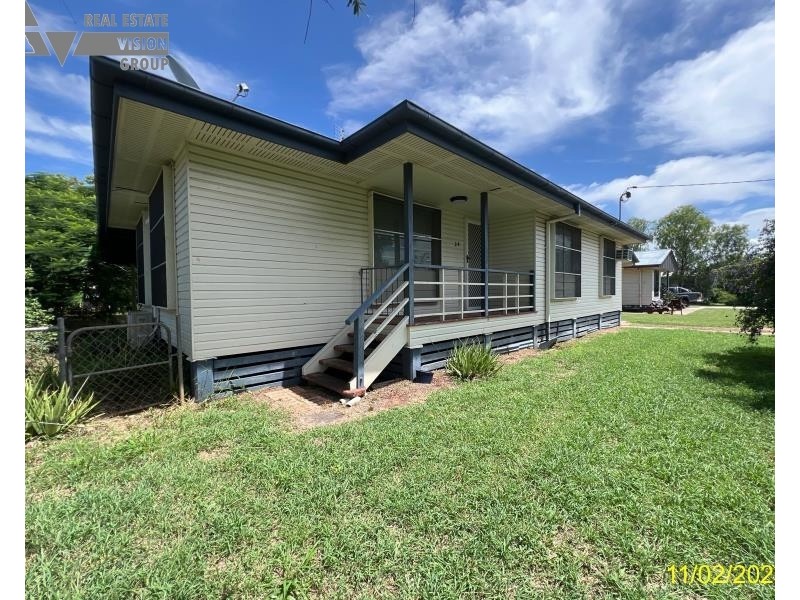 24 Long Street, Blackwater QLD 4717