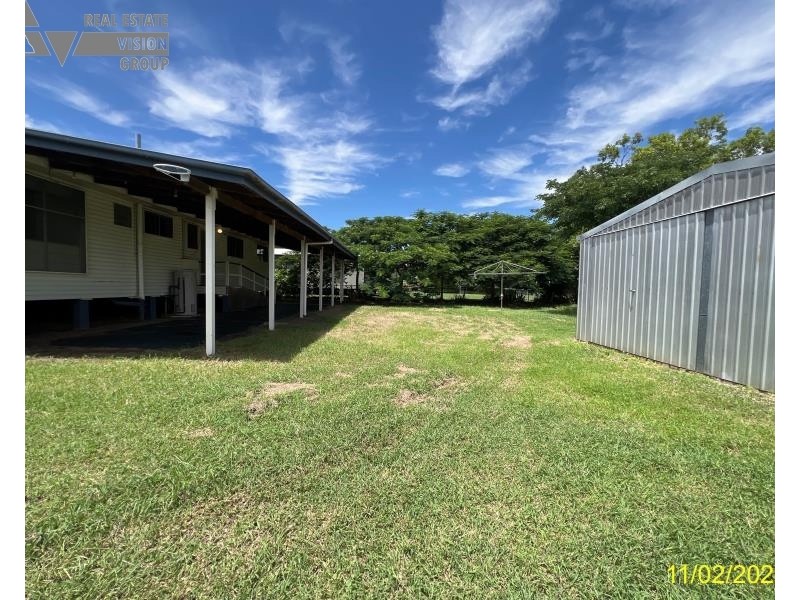 24 Long Street, Blackwater QLD 4717