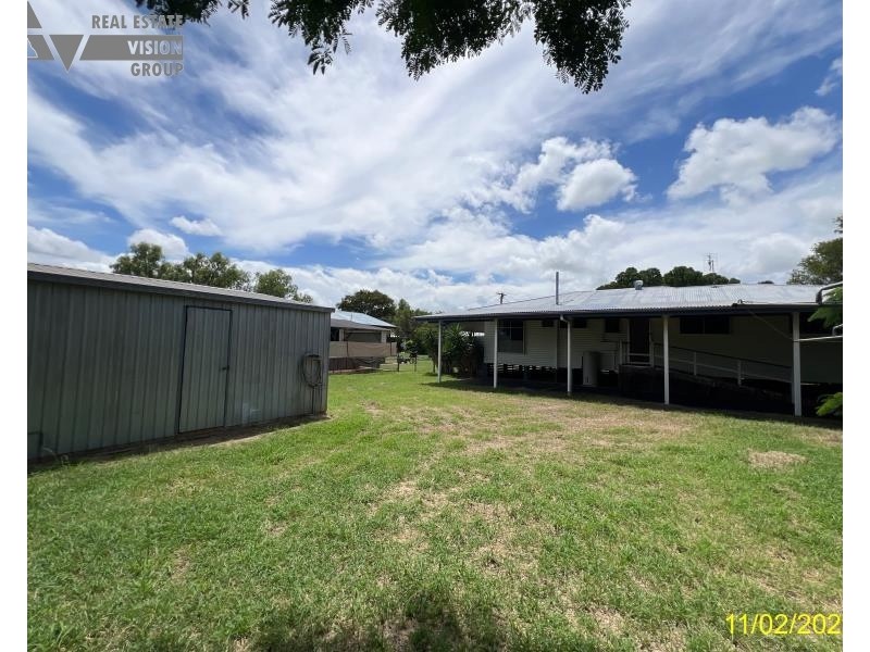 24 Long Street, Blackwater QLD 4717