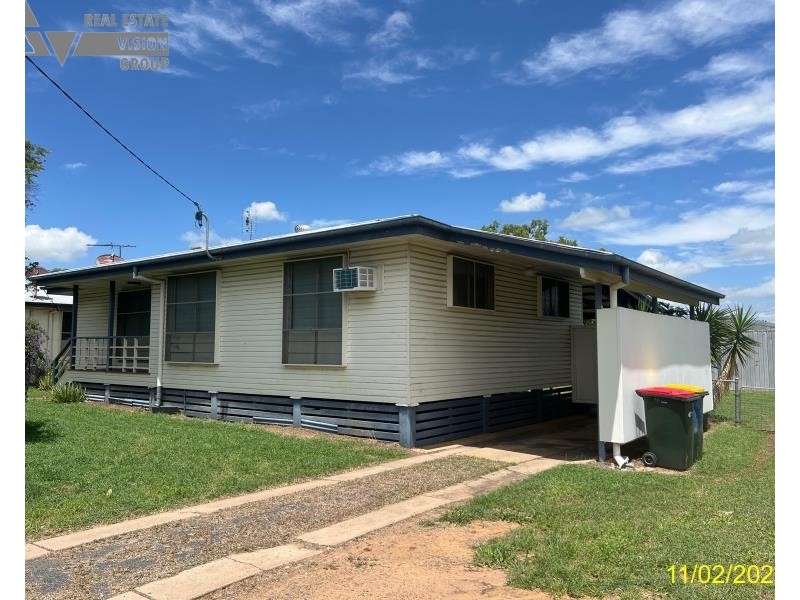 24 Long Street, Blackwater QLD 4717