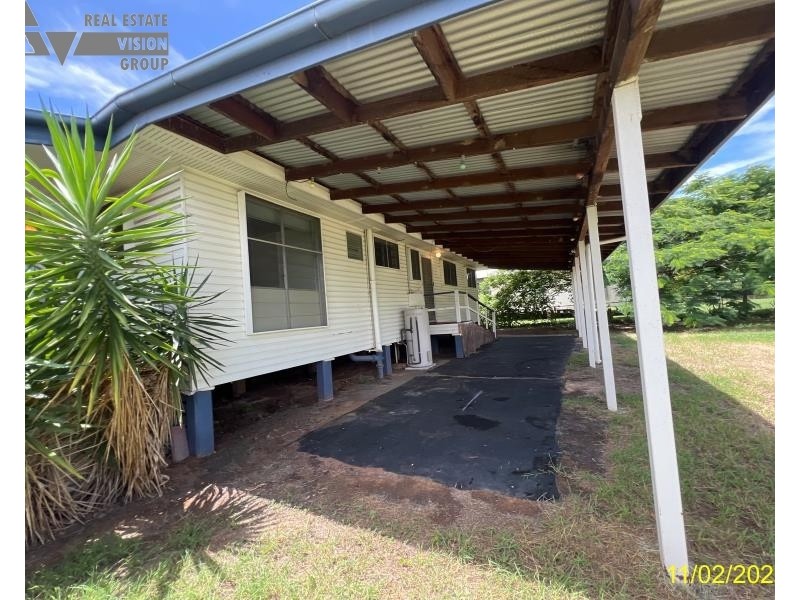 24 Long Street, Blackwater QLD 4717