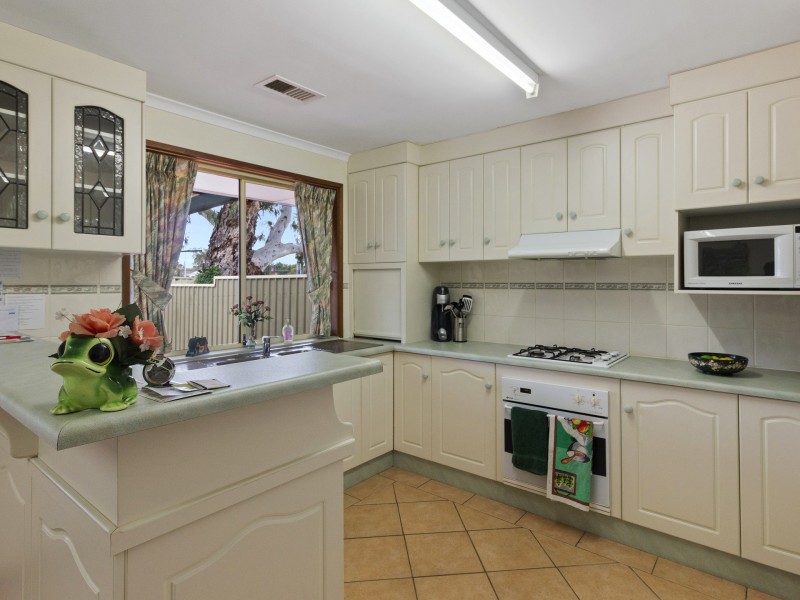 27 Barwell Ave, Marleston SA 5033