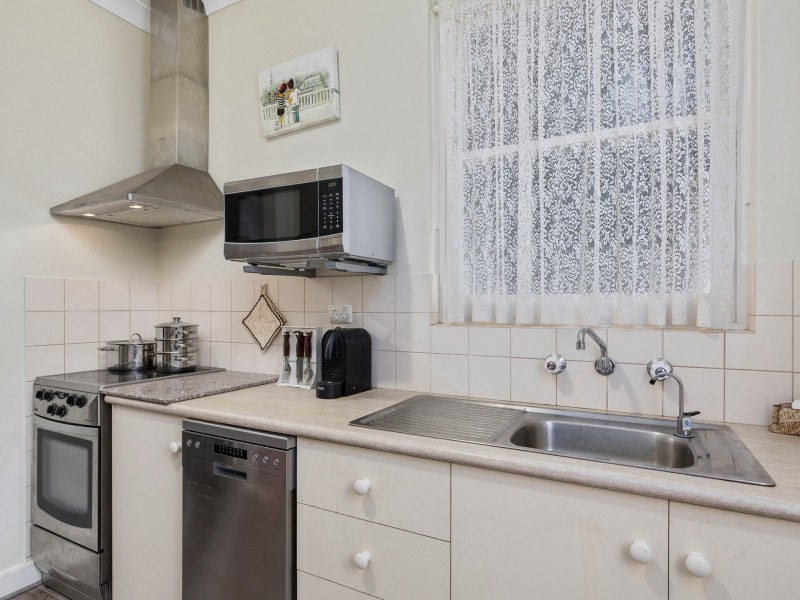 Unit 2/5 Downing St, Hove SA 5048