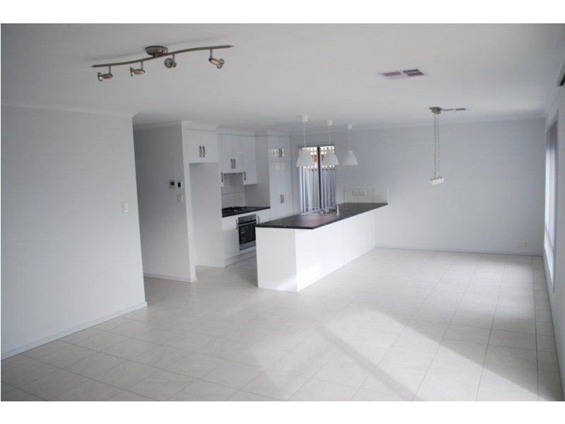 12 Apollo Street, Woodcroft SA 5162