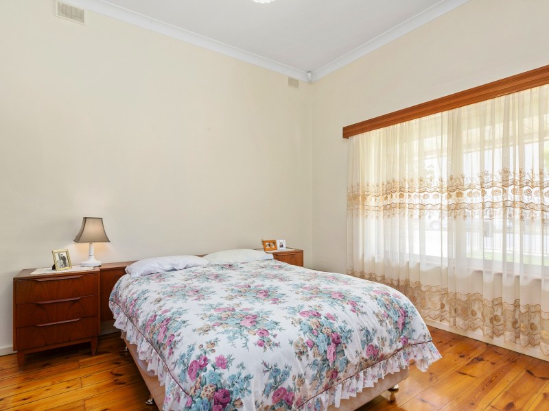 9 Attrill Ave, Hilton SA 5033