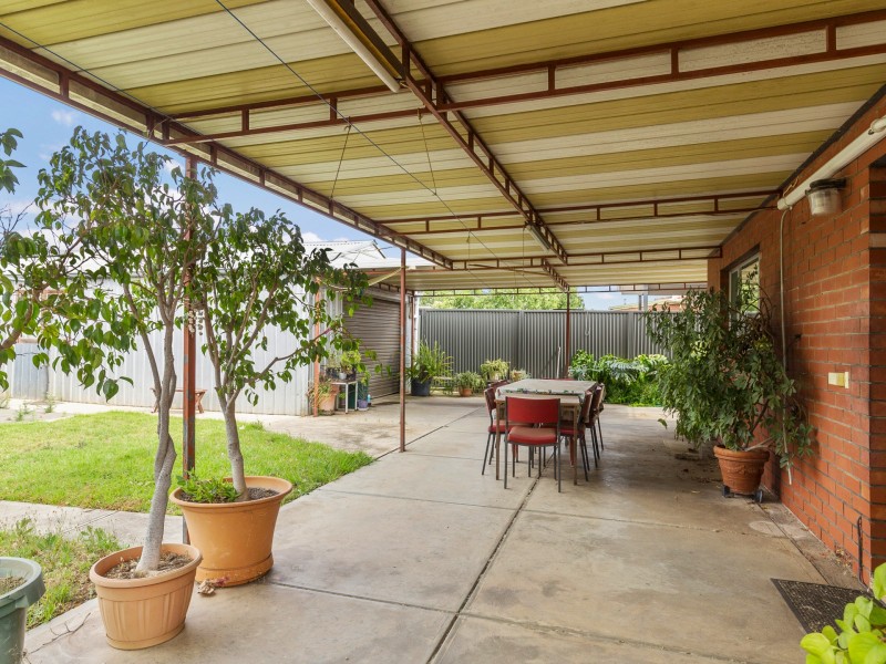 9 Attrill Ave, Hilton SA 5033