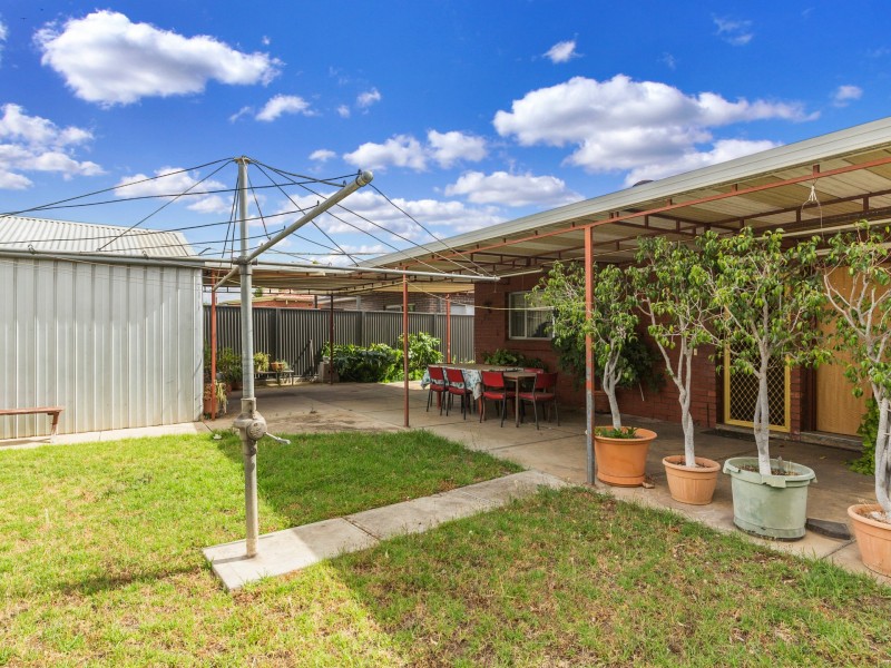 9 Attrill Ave, Hilton SA 5033