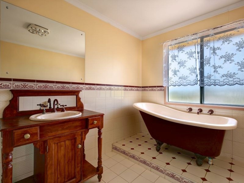 9 Dalmeny Drive, Mount Barker SA 5251