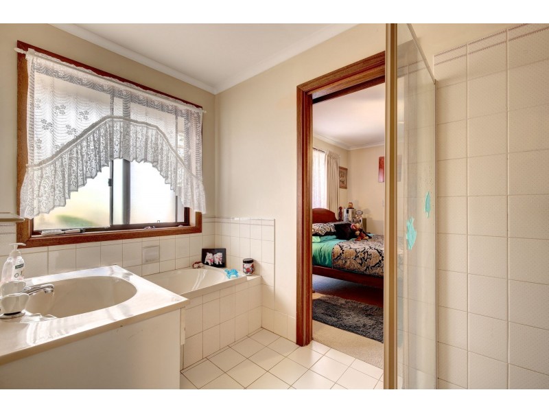 5 Herriot Court, Mount Barker SA 5251