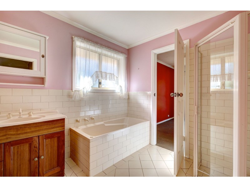 24 First Street, Mylor SA 5153