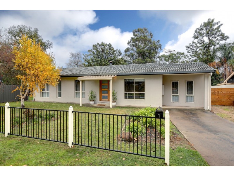 1 Memorial Drive, Mount Barker SA 5251