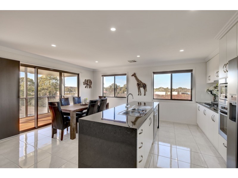 2 Murray Avenue, Woodlane SA 5238