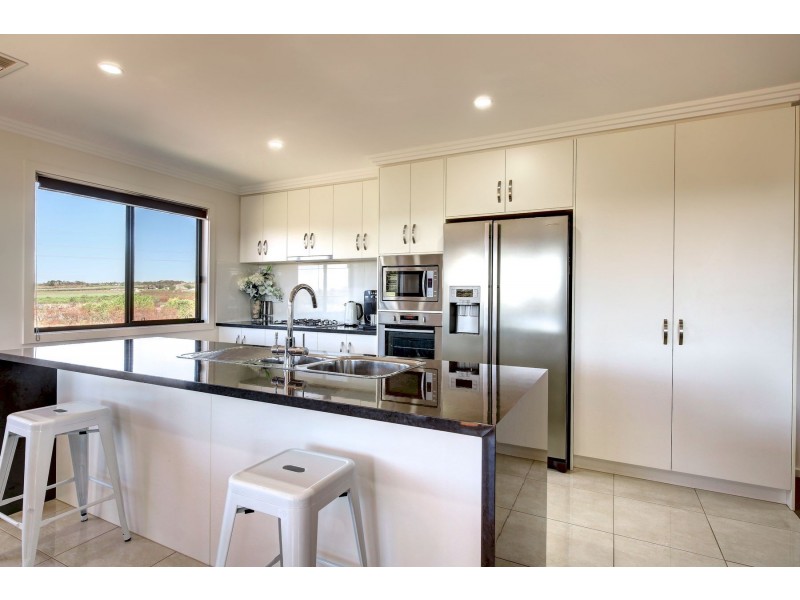 2 Murray Avenue, Woodlane SA 5238