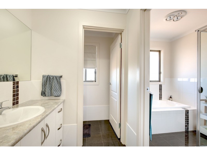 2 Murray Avenue, Woodlane SA 5238