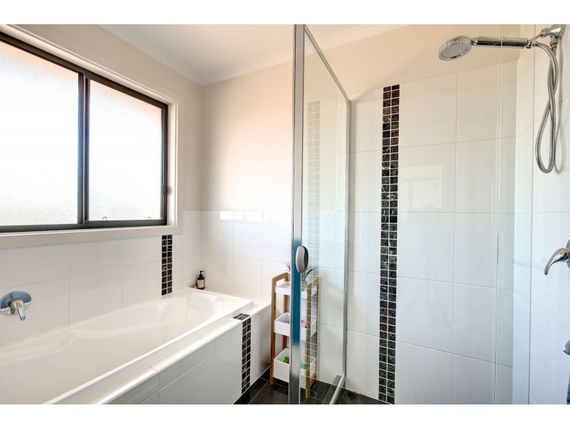 2 Murray Avenue, Woodlane SA 5238